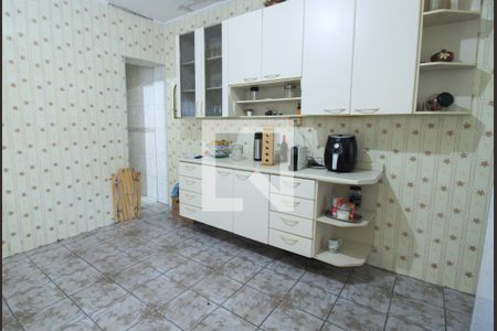 Casa à venda com 171m², 4 quartos e 2 vagas Casa à venda com 171m², 4 quartos e 2 vagasCozinha