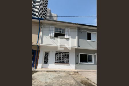 Casa de condomínio à venda com 110m², 2 quartos e 2 vagas Casa de condomínio à venda com 110m², 2 quartos e 2 vagasFachada