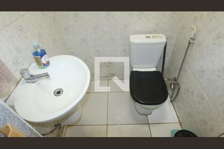 Casa à venda com 240m², 3 quartos e 2 vagas Casa à venda com 240m², 3 quartos e 2 vagasBanheiro 2