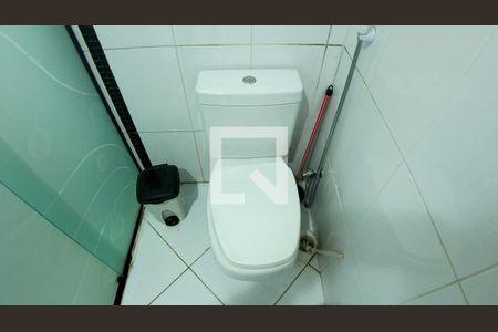 Casa à venda com 240m², 3 quartos e 2 vagas Casa à venda com 240m², 3 quartos e 2 vagasBanheiro