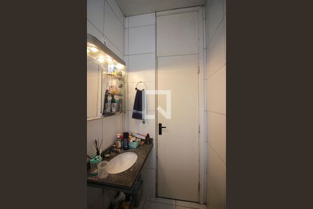 Casa de condomínio à venda com 105m², 3 quartos e 2 vagasBanheiro Social