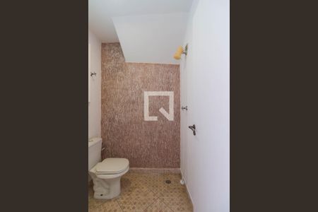 Casa à venda com 220m², 3 quartos e 4 vagasBanheiro de Serviço