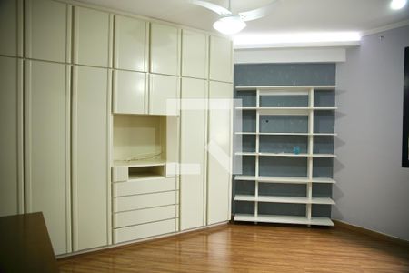 Apartamento à venda com 124m², 4 quartos e 2 vagasQuarto 