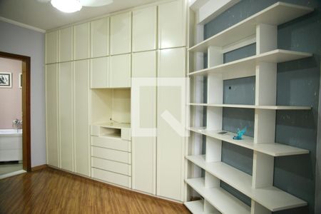 Apartamento à venda com 124m², 4 quartos e 2 vagasQuarto