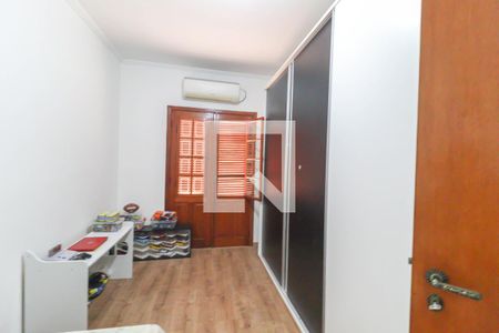 Casa à venda com 315m², 3 quartos e 5 vagasQuarto