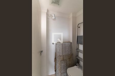 Apartamento à venda com 141m², 3 quartos e 4 vagas Apartamento à venda com 141m², 3 quartos e 4 vagasBanheiro de Serviço