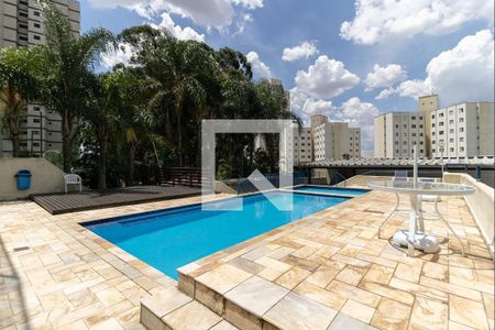 Apartamento à venda com 141m², 3 quartos e 4 vagas Apartamento à venda com 141m², 3 quartos e 4 vagasPiscina