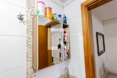 Banheiro de apartamento à venda com 2 quartos, 50m² em Parque das Nações, Santo André