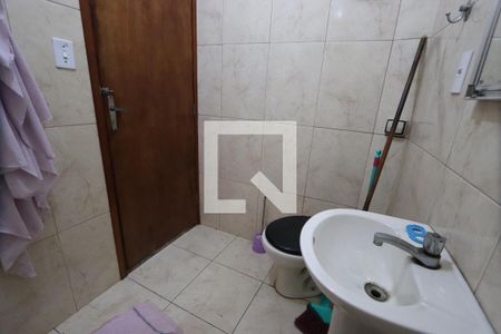 Casa à venda com 170m², 3 quartos e 2 vagasBanheiro Área externa