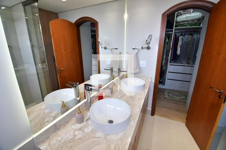 Apartamento à venda com 200m², 3 quartos e 3 vagasBanheiro 1
