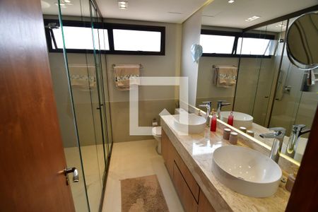 Apartamento à venda com 200m², 3 quartos e 3 vagasBanheiro 1