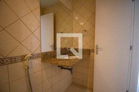Apartamento para alugar com 200m², 3 quartos e 2 vagas Apartamento para alugar com 200m², 3 quartos e 2 vagasBanheiro Social