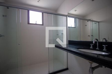 Apartamento para alugar com 200m², 3 quartos e 2 vagas Apartamento para alugar com 200m², 3 quartos e 2 vagasBanheiro da Suíte 2