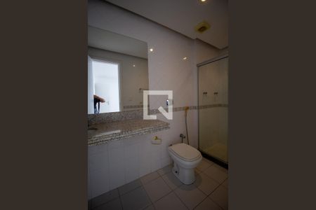 Apartamento para alugar com 200m², 3 quartos e 2 vagas Apartamento para alugar com 200m², 3 quartos e 2 vagasBanheiro da Suíte 1