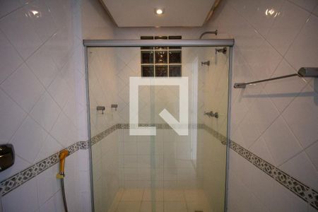 Apartamento para alugar com 200m², 3 quartos e 2 vagas Apartamento para alugar com 200m², 3 quartos e 2 vagasBanheiro da Suíte 1