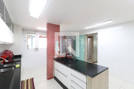 Casa à venda com 466m², 4 quartos e 12 vagasCozinha