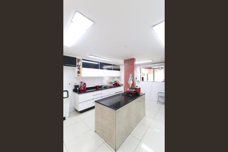 Casa à venda com 466m², 4 quartos e 12 vagasCozinha