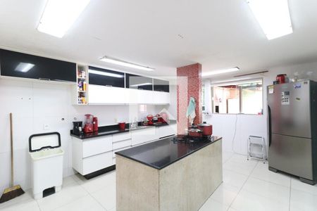 Casa à venda com 466m², 4 quartos e 12 vagasCozinha