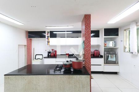 Casa à venda com 466m², 4 quartos e 12 vagasCozinha