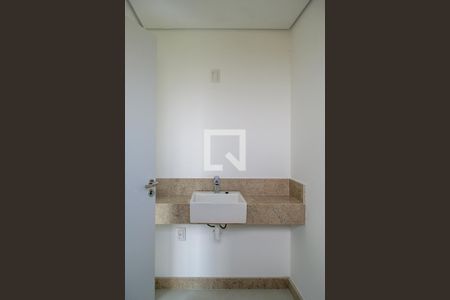 Apartamento à venda com 389m², 3 quartos e 4 vagasBanheiro suite 2