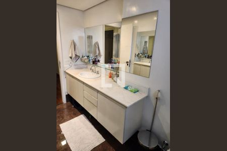 Apartamento à venda com 240m², 3 quartos e 2 vagas Apartamento à venda com 240m², 3 quartos e 2 vagasFoto 16