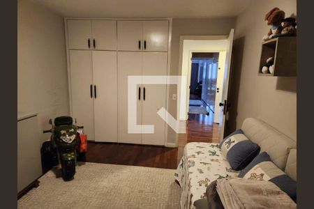 Apartamento à venda com 240m², 3 quartos e 2 vagas Apartamento à venda com 240m², 3 quartos e 2 vagasFoto 13