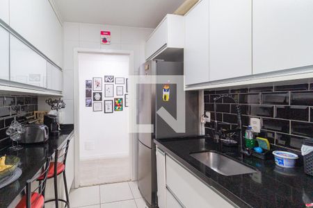 Apartamento à venda com 84m², 2 quartos e 3 vagasCozinha e área de serviço