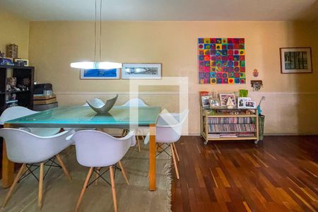 Apartamento à venda com 117m², 3 quartos e 1 vaga Apartamento à venda com 117m², 3 quartos e 1 vagaSala