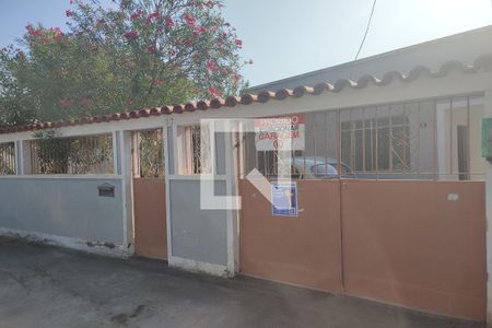 Casa à venda com 80m², 2 quartos e 1 vaga Casa à venda com 80m², 2 quartos e 1 vagaFachada