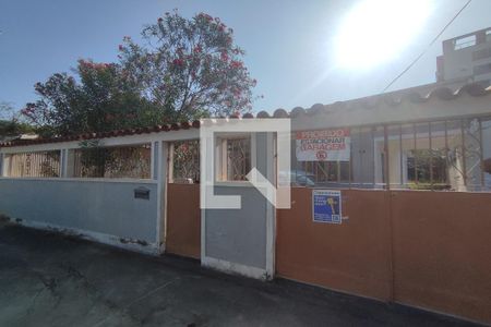 Casa à venda com 80m², 2 quartos e 1 vaga Casa à venda com 80m², 2 quartos e 1 vagaFachada