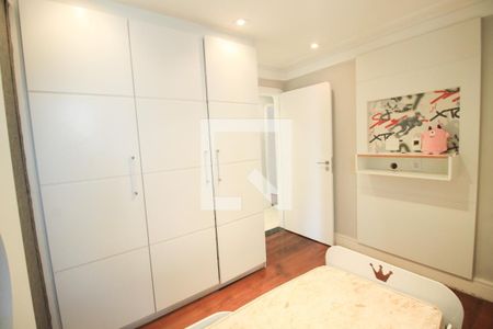 Apartamento à venda com 234m², 4 quartos e 3 vagas Apartamento à venda com 234m², 4 quartos e 3 vagasQuarto 2