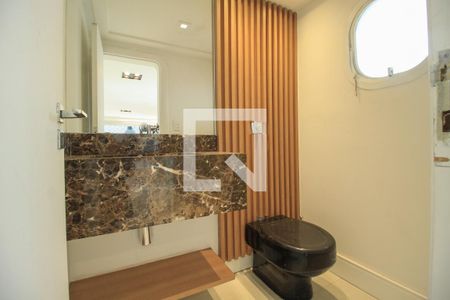 Apartamento à venda com 234m², 4 quartos e 3 vagas Apartamento à venda com 234m², 4 quartos e 3 vagasLavabo