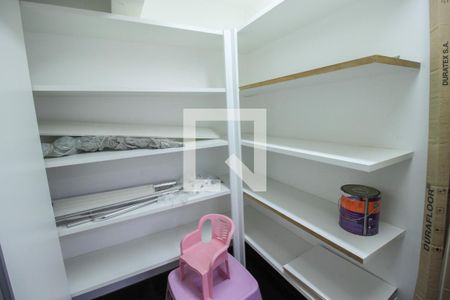 Apartamento à venda com 234m², 4 quartos e 3 vagas Apartamento à venda com 234m², 4 quartos e 3 vagasDespensa