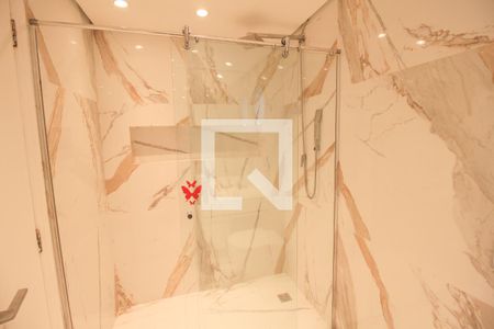 Apartamento à venda com 234m², 4 quartos e 3 vagas Apartamento à venda com 234m², 4 quartos e 3 vagasBanheiro Quarto 1