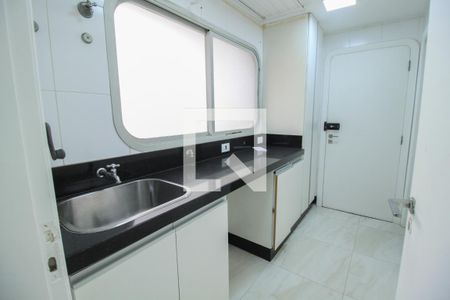 Apartamento à venda com 234m², 4 quartos e 3 vagas Apartamento à venda com 234m², 4 quartos e 3 vagasÁrea de Serviço