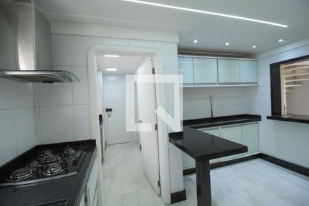 Apartamento à venda com 234m², 4 quartos e 3 vagas Apartamento à venda com 234m², 4 quartos e 3 vagasCozinha