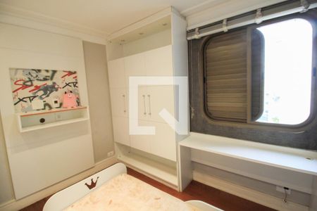 Apartamento à venda com 234m², 4 quartos e 3 vagas Apartamento à venda com 234m², 4 quartos e 3 vagasQuarto 2