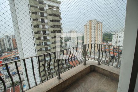 Apartamento à venda com 234m², 4 quartos e 3 vagas Apartamento à venda com 234m², 4 quartos e 3 vagasVaranda