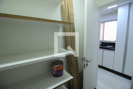 Apartamento à venda com 234m², 4 quartos e 3 vagas Apartamento à venda com 234m², 4 quartos e 3 vagasDespensa