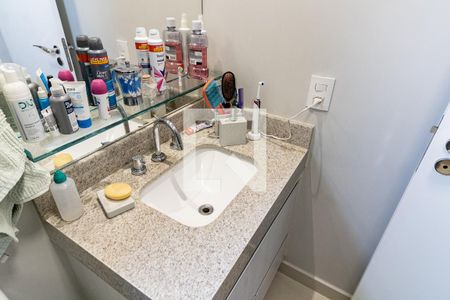 Apartamento à venda com 98m², 3 quartos e 2 vagas Apartamento à venda com 98m², 3 quartos e 2 vagasBanheiro da Suíte