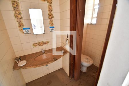 Casa à venda com 450m², 3 quartos e 4 vagasBanheiro 4