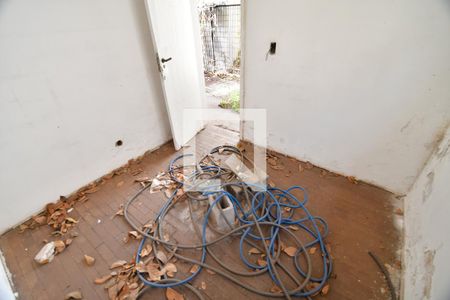 Casa à venda com 450m², 3 quartos e 4 vagasQuarto de Serviço