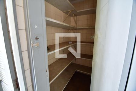 Casa à venda com 450m², 3 quartos e 4 vagasCozinha - Despensa