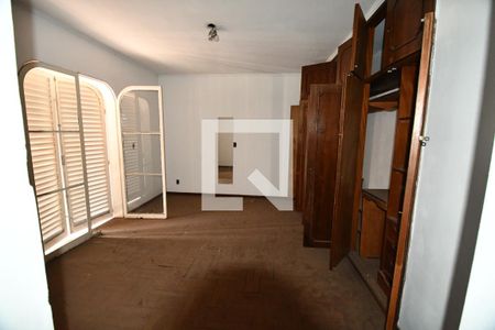 Casa à venda com 450m², 3 quartos e 4 vagasQuarto 1 - Suíte