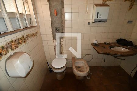 Casa à venda com 450m², 3 quartos e 4 vagasBanheiro Suíte 3