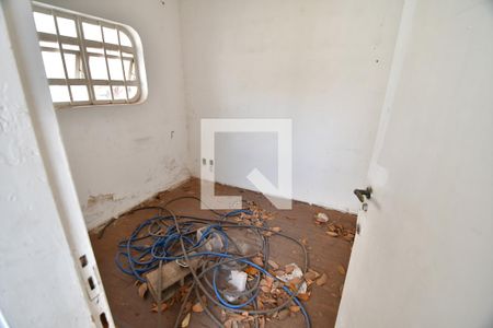 Casa à venda com 450m², 3 quartos e 4 vagasQuarto de Serviço