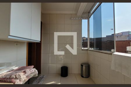 Casa à venda com 300m², 4 quartos e 5 vagasÁrea de Serviço