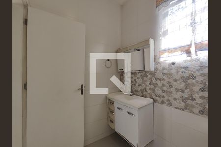 Apartamento à venda com 60m², 2 quartos e sem vaga Apartamento à venda com 60m², 2 quartos e sem vagaBanheiro Corredor