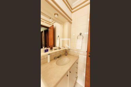 Apartamento à venda com 150m², 3 quartos e 3 vagasBanheiro Social