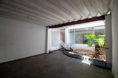 Casa à venda com 169m², 3 quartos e 2 vagas Casa à venda com 169m², 3 quartos e 2 vagasGaragem
